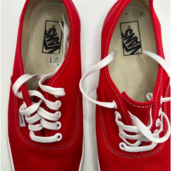 Vans - Picture 2 of 8